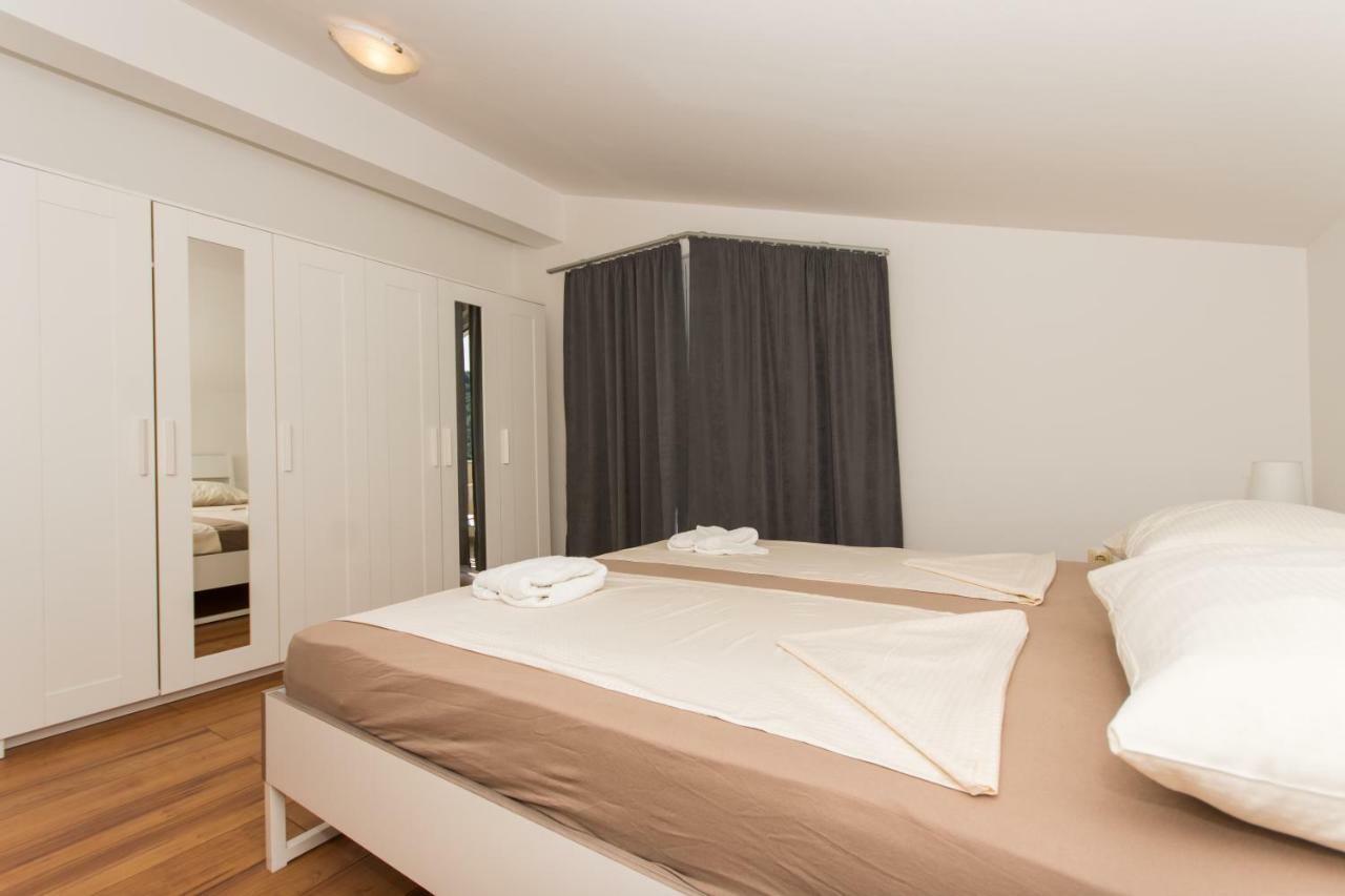 Apartments Bluesky Trogir Buitenkant foto